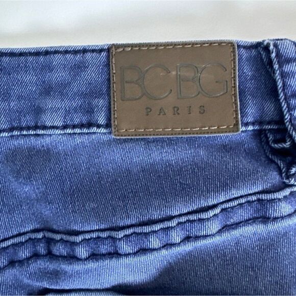 BCBG Women’s skinny jeans in midnight blue color size 6 very soft material - Picture 4 of 8